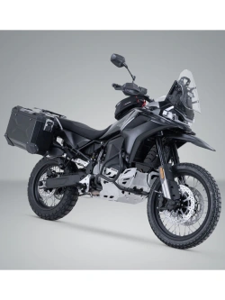 Zestaw: kufry boczne + stelaże Pro TRAX ADV SW-Motech CF Moto 800 MT-X (24-) czarne [poj.: 45 + 37l]