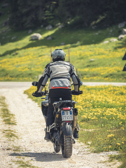 Zestaw: Kask szczękowy Schuberth E2 szary + dedykowany interkom motocyklowy