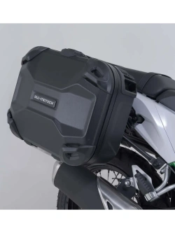 Zestaw: kufry boczne DUSC M + stelaże PRO SW-Motech Kawasaki KLE 500/ SE (26-) [poj.: 2 x 33 l]