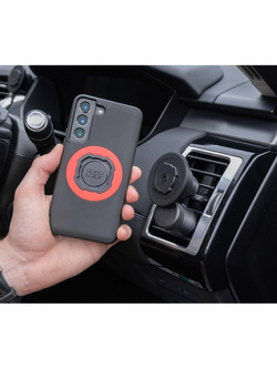 Zestaw do samochodu: etui MAG na telefon iPhone 17 Air (magnetyczne) oraz mocowanie Quad Lock