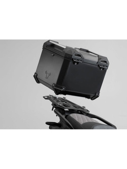 Zestaw: kufer centralny czarny TRAX ADV + stelaż Street-rack  SW-Motech Triumph Speed Triple 1050 S / RS (18-) [pojemność 38 L]