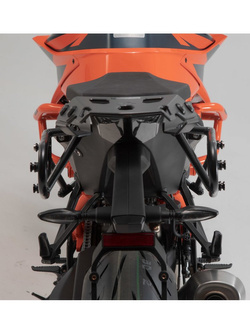 Zestaw: kufry boczne plastikowe + stelaże SLC URBAN ABS SW-MOTECH KTM 1290 Super Duke R (19-), KTM 1390 Super Duke R / Evo (24-) [pojemność: 2 x 16,5l]