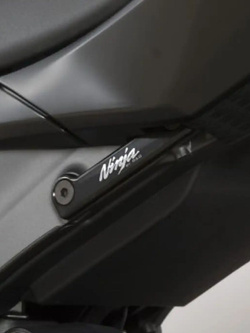 Mocowanie wydechu z zaślepką podnóżka R&G do Kawasaki ZX6R (09-) czarne