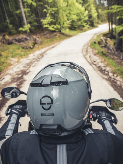 Zestaw: Kask szczękowy Schuberth E2 szary + dedykowany interkom motocyklowy