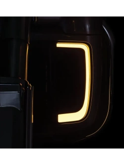 Kratki ozdobne z oświetleniem LED Kuryakyn Harley Davidson (wybrane modele) czarne