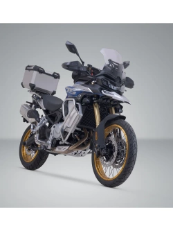 Zestaw: kufer centralny srebrny TRAX ADV + stelaż Adventure-rack SW-Motech Voge 625 DSX (24-)/ 900 DSX (23-) [poj.: 38l]