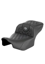Kanapa motocyklowa dla kierowcy i pasażera Saddlemen Roadsofa LS Extended Reach Harley Davidson Road Glide/ Street Glide (wybrane modele) (23-) czarno-srebrna