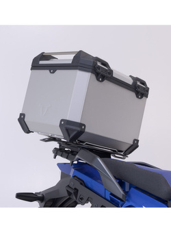 Zestaw: kufer centralny TRAX ADV + stelaż Adventure-rack SW-MOTECH Suzuki V-Strom 1000 / XT WDD0 (16-), V-Strom 1050/XT (19-) , V-Strom 650XT (17-25), V-Strom 1050DE (23-) (pojemność 38 L) srebrny