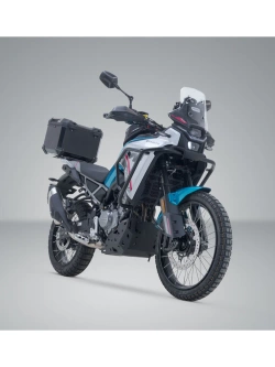 Zestaw: kufer centralny czarny TRAX ADV + stelaż Adventure-rack SW-Motech CF Moto 450MT (23-)/ 800 MT-X (24-) [poj.: 38 L]