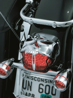 Osłona tylnej lampy Kuryakyn Zombie™ Harley Davidson (wybrane modele) srebrna