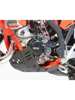 Płyta pod silnik AXP Racing Xtrem Beta 125RR/200RR/Race (23-), 125RR/200RR XPRO (25-) z osłoną podnośnika czarna