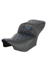 Kanapa motocyklowa dla kierowcy i pasażera Saddlemen Roadsofa CF LS Extended Reach Harley Davidson Road Glide/ Street Glide (wybrane modele) (23-) czarno-niebieska
