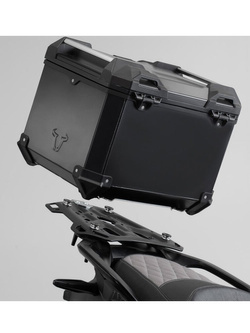 Zestaw: kufer centralny czarny TRAX ADV + stelaż Adventure-rack SW-Motech Triumph Tiger 900/ GT/ Rally/ Pro (19-) / 1200 GT Explorer / Rally Pro (22-), Tiger 850 Sport (21-) [pojemność: 38 L]