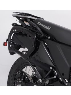 Zestaw: kufry boczne + stelaże PRO TRAX ADV SW-MOTECH 45/37 do motocykla Kawasaki KLR 650 / S (22-) (pojemność 37 i 45 L) srebrne