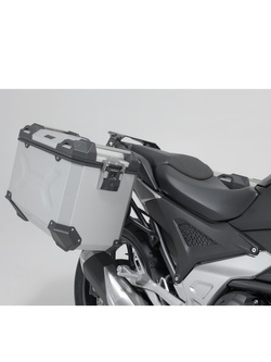 Zestaw: kufry boczne TRAX ADV + stelaże PRO Sw-Motech Honda NC750X/XD (20-) (pojemność: 2 x 37 L) srebrne