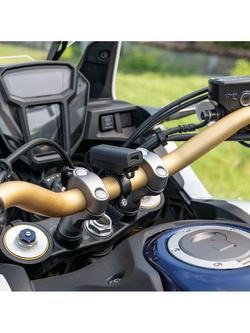 Podwójna, wodoodporna ładowarka USB Lampa Usb-Fix Trek z mocowaniem do kierownicy motocykla [szybkie ładowanie; 5400 mA; 12/24 V]