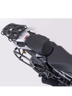 Zestaw: kufry boczne DUSC L + kufer centralny DUSC XL + stelaże PRO + stelaż Adventure-Rack SW-Motech Suzuki GSX-S 1000 GX (23-) [poj.: 1 x 55l + 2 x 41l]