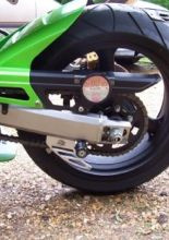 Osłona łańcucha - ABS Shark's Fin R&G do Suzuki GSX-R 600 (07) srebrna