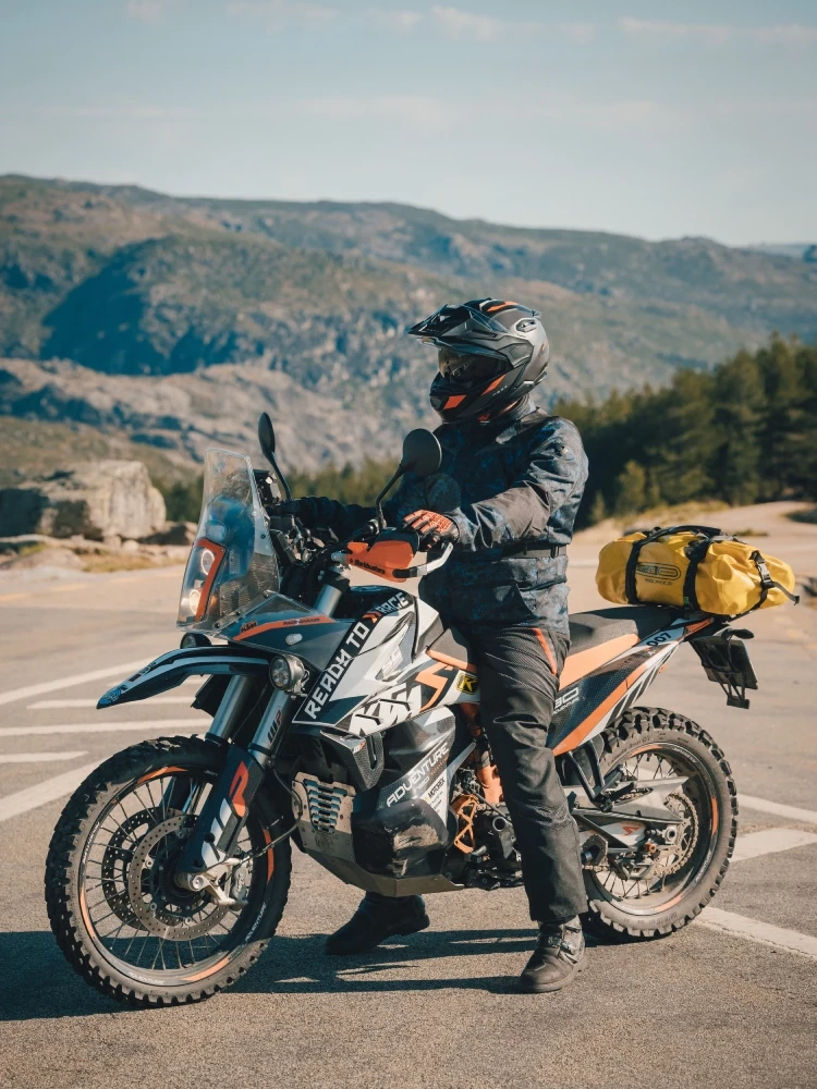 Kask adventure Nexx X.Lifecountry Terra szaro-czarno-czerwony matowy