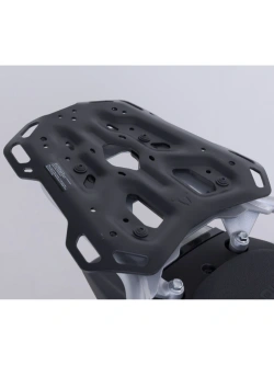 Zestaw: kufer centralny srebrny TRAX ADV + stelaż Adventure-rack SW-Motech CF Moto 700 MT (24-)/ 800 MT (21-25) [poj.: 38l]