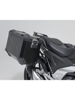 Zestaw: kufry boczne TRAX ADV + stelaże PRO Sw-Motech Honda NC750X/XD (20-) (pojemność: 2 x 37 L) czarne