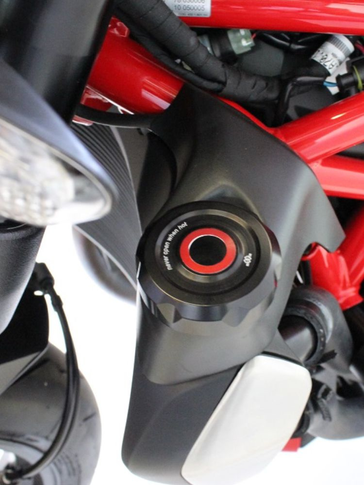 Korek chłodnicy GILLES aluminiowy czarny