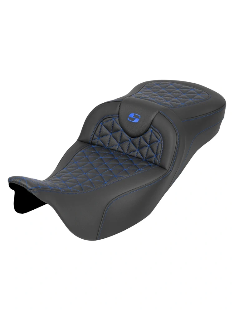 Kanapa motocyklowa dla kierowcy i pasażera Saddlemen Roadsofa Tri-Gripper Extended Reach Harley Davidson (wybrane modele) (08-24) czarno-niebieska