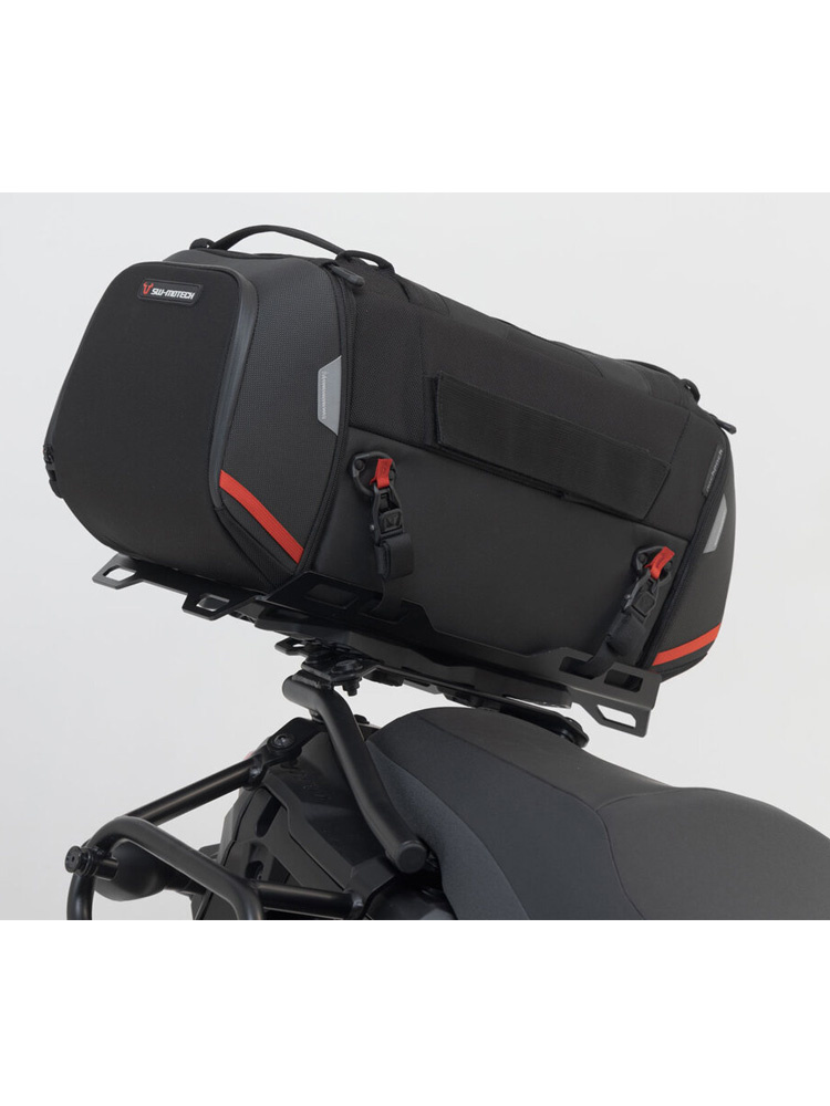 Zestaw: torba na tył Rackpack  + stelaż Street-Rack SW-MOTECH KTM 125 Duke / 250 Duke / 390 Duke (23-) (pojemność 32,0-42,0 l)