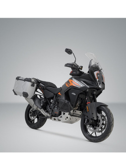 Zestaw: kufry boczne TRAX ADV + stelaże PRO 45/37 L Sw-Motech KTM 1290 Super Adventure R / S (21-)/ 1390 R/ S/ Evo (24-) (pojemność 37 i 45 L) srebrne