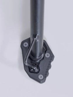 Poszerzenie stopki bocznej SW-Motech KTM (wybrane modele) czarno-srebrne