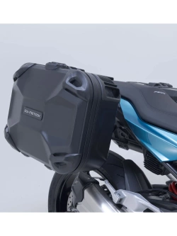 Zestaw: kufry boczne DUSC M + stelaże PRO SW-Motech BMW F 900 R/ XR (24-) [poj.: 2 x 33 l]