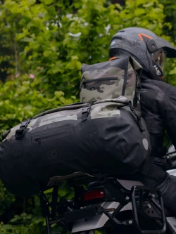 Torba na tył Oxford Aqua RollBag czarny-camo (50 l)