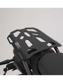 Zestaw: kufer centralny czarny TRAX ADV + stelaż Street-rack SW-Motech YAMAHA MT-07 Tracer / Tracer 700 RM30 (16-), Tracer 7 (21-)  [pojemność: 38 L]