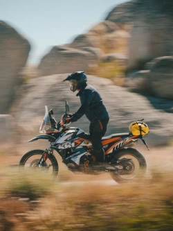 Kask adventure Nexx X.Lifecountry Terra szaro-czarno-czerwony matowy