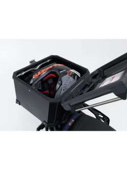 Zestaw: kufer centralny TRAX ADV + stelaż Street-rack SW-Motech KTM 250 Adventure (25)/ 390 Adventure (25)/ R/ X (25-) czarny [poj.: 38l]