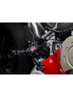 Zestaw regulowanych podnóżków z dźwigniami GILLES MUE2-D01 Ducati (wybrane modele) czarno-czerwone