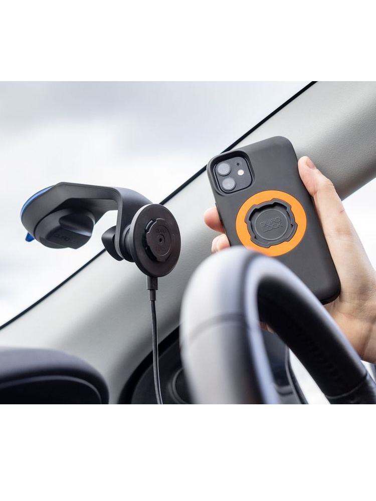 Zestaw do samochodu: etui MAG na telefon iPhone 17 Pro Max (magnetyczne) oraz mocowanie Quad Lock