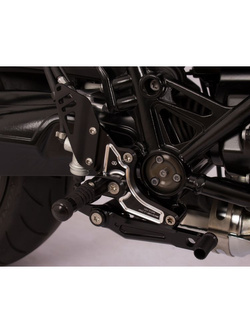 Zestaw regulowanych podnóżków z dźwigniami GILLES RCT10GT-BM08 BMW (wybrane modele) czarno-srebrne