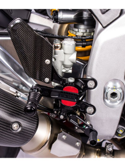 Zestaw regulowanych podnóżków z dźwigniami GILLES VCR-A03 Aprilia (wybrane modele) czarny