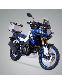 Zestaw: kufer centralny TRAX ADV + stelaż Adventure-rack SW-MOTECH Suzuki V-Strom 1000 / XT WDD0 (16-), V-Strom 1050/XT (19-) , V-Strom 650XT (17-25), V-Strom 1050DE (23-) (pojemność 38 L) srebrny