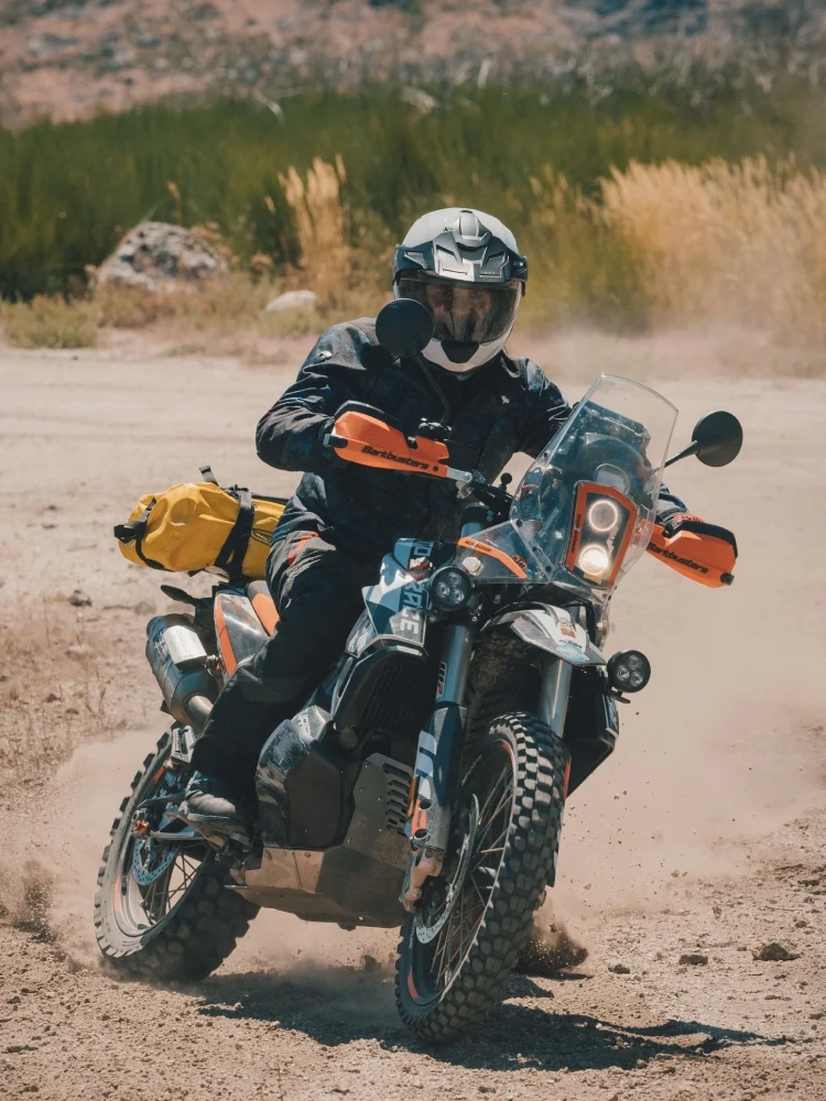 Kask adventure Nexx X.Lifecountry Plain biały