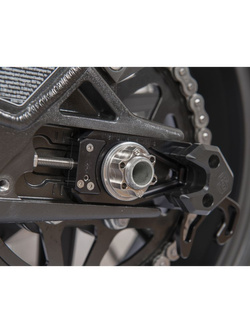 Nakrętka tylnej osi GILLES ACM-24-15 tytanowa srebrna [gwint M25 x 1.5"]