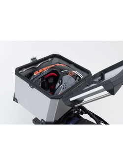 Zestaw: kufer centralny TRAX ADV + stelaż Adventure-rack SW-MOTECH Suzuki V-Strom 1000 / XT WDD0 (16-), V-Strom 1050/XT (19-) , V-Strom 650XT (17-25), V-Strom 1050DE (23-) (pojemność 38 L) srebrny