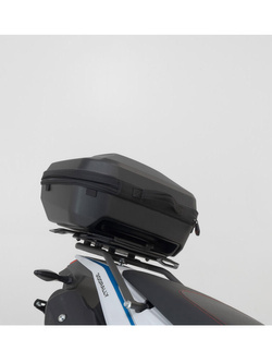 Zestaw: kufer centralny plastikowy Urban ABS + stelaż SW-MOTECH do Voge 300 Rally LX300GY-G (22-) [pojemność 16-29 L]