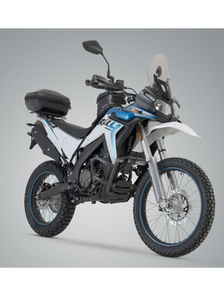 Zestaw: kufer centralny plastikowy Urban ABS + stelaż SW-MOTECH do Voge 300 Rally LX300GY-G (22-) [pojemność 16-29 L]