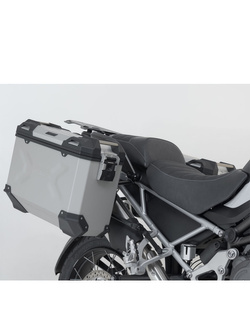Zestaw: kufry boczne + stelaże PRO TRAX ADV SW-MOTECH 45/37 do motocykla Triumph Tiger 1200 GT / Pro / Rally Pro (22-) (pojemność 37 i 45 L) czarne