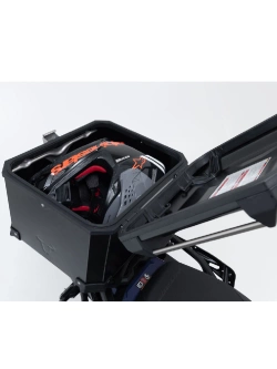 Zestaw: kufer centralny czarny TRAX ADV + stelaż Adventure-rack SW-Motech Moto Guzzi V85 Strada (24-) [poj.: 38 L]