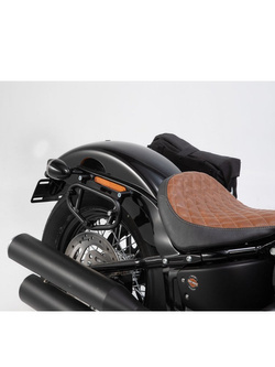 Zestaw: sakwy boczne LEGEND GEAR LC2 + LC1 + stelaże HARLEY-DAVIDSON Softail Street Bob (FXBB) ST1 (17-20), Softail Standard (20-), Low Rider (17-) [pojemność: 13,5 + 9,8 L] czarne