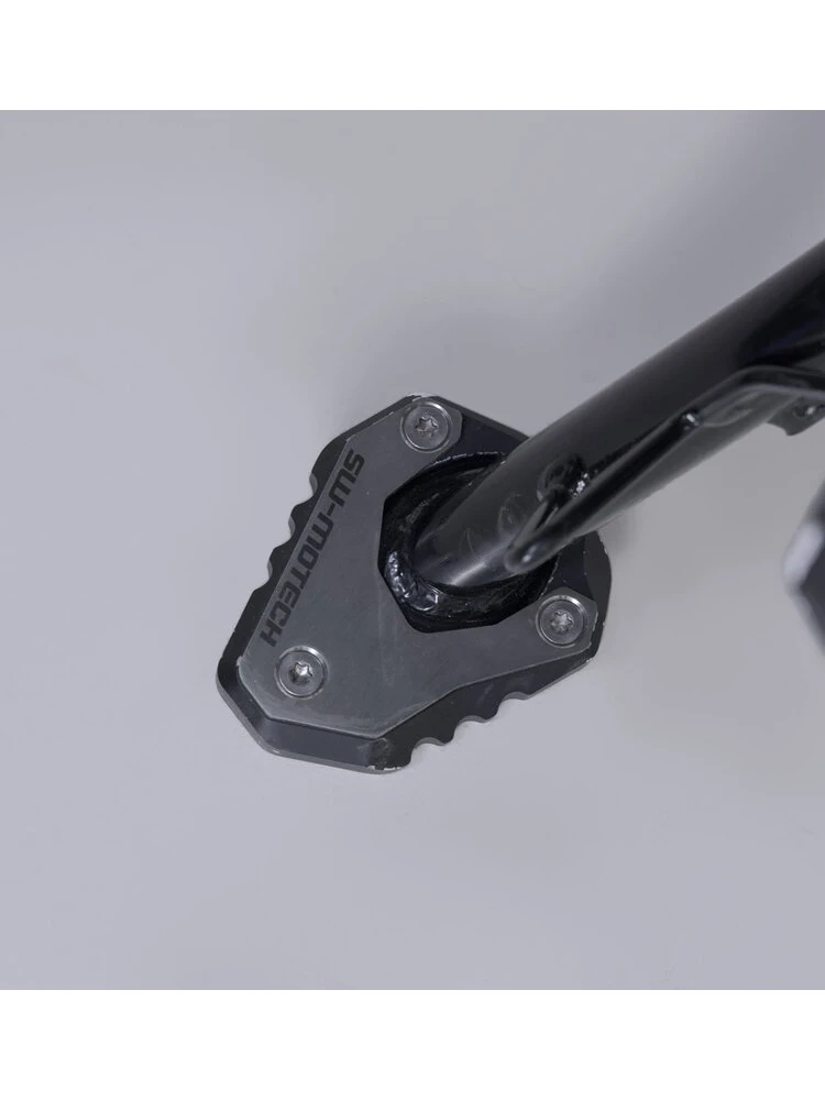 Poszerzenie stopki bocznej SW-Motech Kawasaki KLE 500/ SE (26-) czarno-srebrne