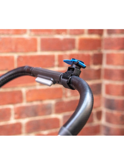 Zestaw: etui MAG na telefon iPhone 17 Air (magnetyczne) + uchwyt Quad Lock montowany za pomocą paska z szybkozłączką